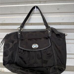 Coach Elegant Black Shoulder Bag
